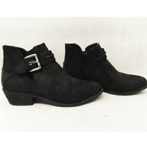 Carlos Delaney Ankle Boots